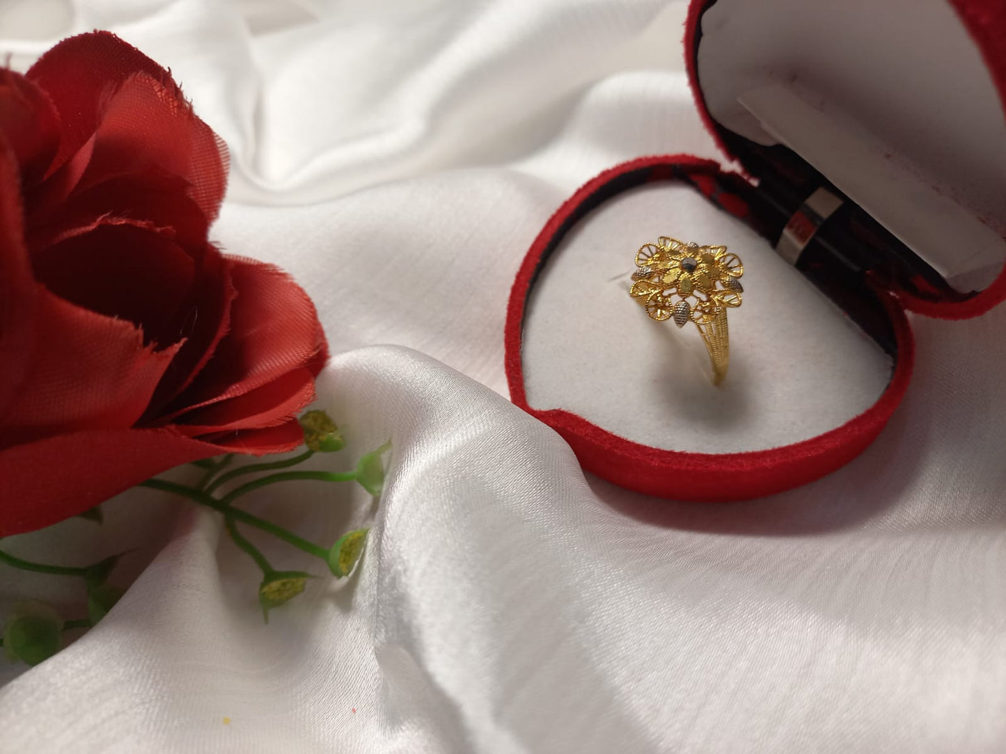 Gold Plated Rings – Elegant Gold Polished Fine Quality Latest Design