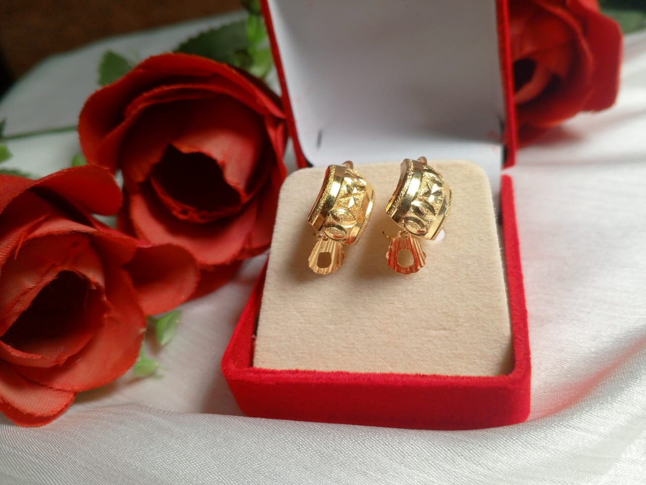 1 Pair Gold Plated Bali Earrings