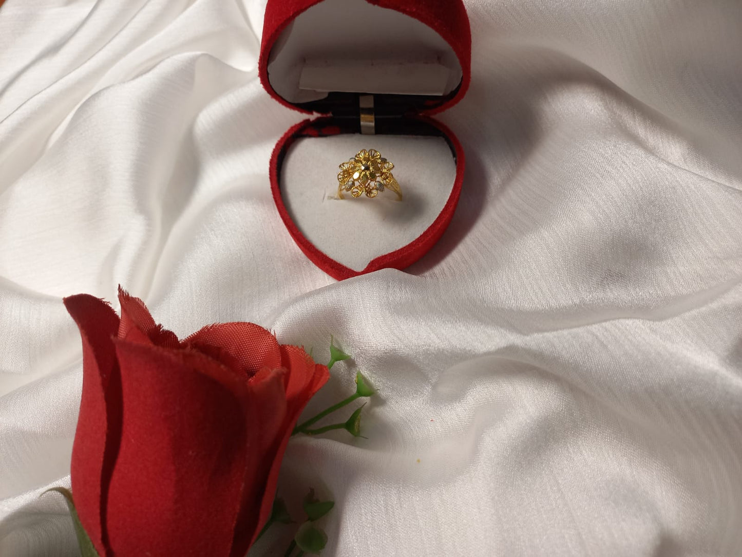 Gold Plated Rings – Elegant Gold Polished Fine Quality Latest Design